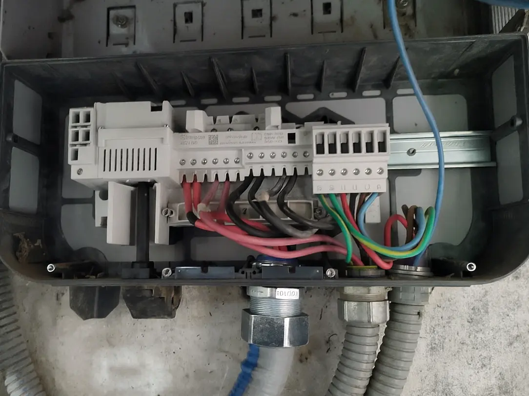 REF Electrotecnia trabajando 6